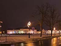 Łowicz nocą - Nowy Rynek od ul. Stanisławskiego