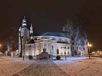 Łowicz nocą - Stary Rynek